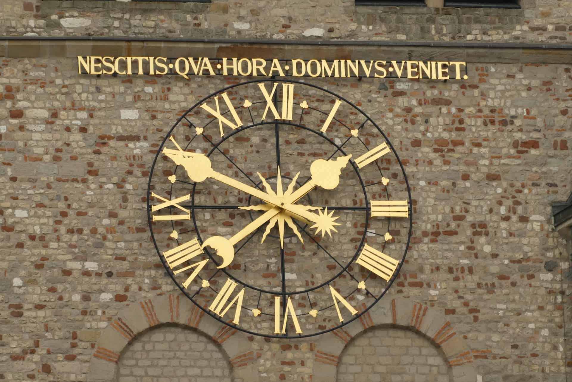 timepiece-3896635_1920 timepiece-3896635_1920